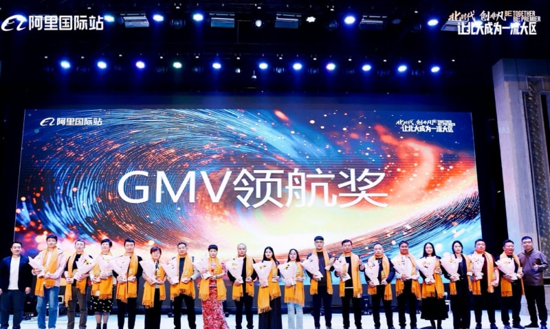 這么近那么美全球冷彎_20251124094358.mp4_20251124_100313.907.jpg